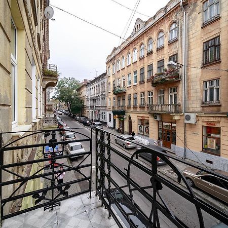 Golden Violin ! Apartments Lviv T Dış mekan fotoğraf